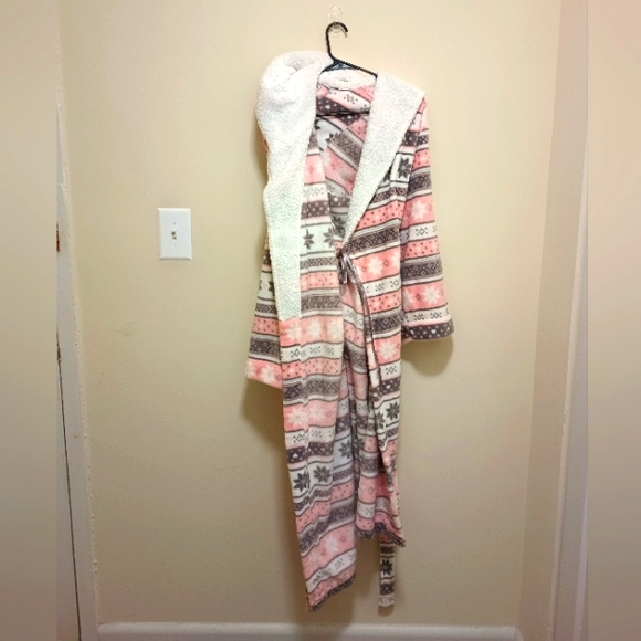 Richie House Women's Long Plush Pink Trad Wife Fleece Hooded Robe Size Small - Picture 1 of 12